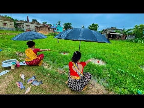 Fishing Video || Two beautiful ladies fishing joyfully in the monsoon using Two-stick techniques