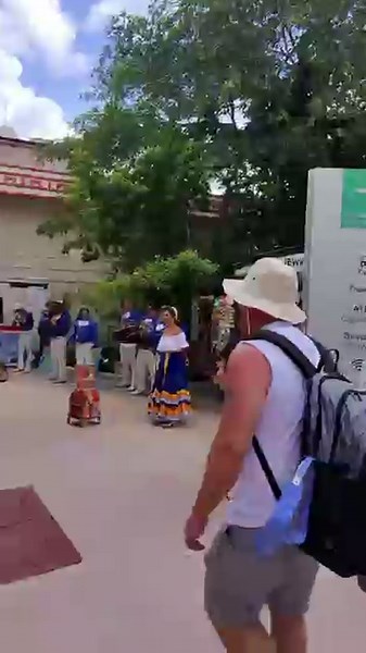Shopping at the Port, Cozumel Mexico, Royal Caribbean Cruise #travel #familytravel #travel #summer