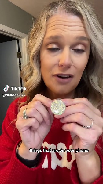 Pop Sockets: Perfect Phone Holders for Every Mom