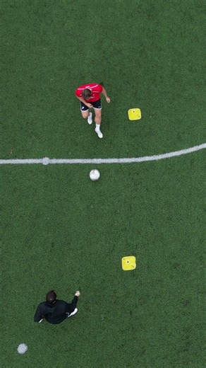 This PASSING DRILL works💯#soccerdrills #passingdrills #footballcoaching #soccercoach #footballshorts