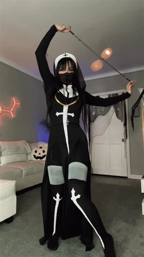 pyro kitten on Instagram: "It’s going to be a fine night tonight . . #flow #flowarts #rave #poi #festival #Halloween"