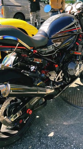 ‼️黒をベースに赤いパーツやカーボン柄の外装が目を惹くZ900RS #kawasaki #kawsakiz900rs #z900rsカスタム #z900rs #大黒Z