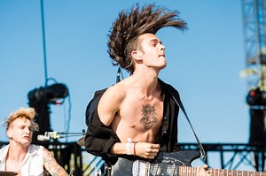 The 1975 Covers “Now Is The Hour” For The New Look Soundtrack -