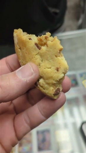 Cinnabon Classic Cookie Taste Test The Fast-Food Restaurant & Dessert Review Guys