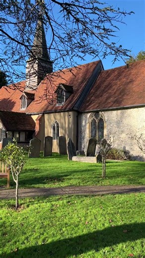 St Giles Church Ickenham UK 🇬🇧 Near the Underground 🚉 : Completing the Metropolitan Line