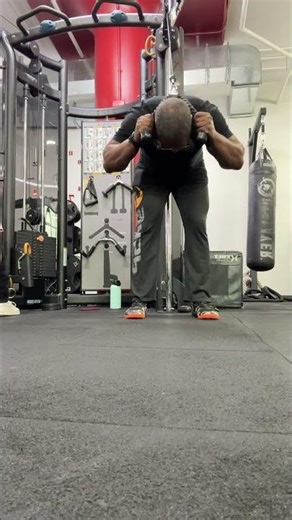 Standing cable sit ups #bodybyderrick #motivation #lifter #personaltrainer #lifestyle