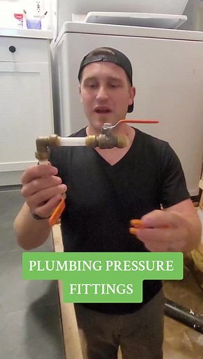 Did you know you can remove these plumbing pressure fittings with this tool. it makes removing quick, easy and you can reuse the fitting. #plumbing #plumbingtip #renolife #tools #tooltips #homerenos #plumbingtips #plumbingtools #carpentrytools #carpentrylife #diyprojects #diytools #handymanservice