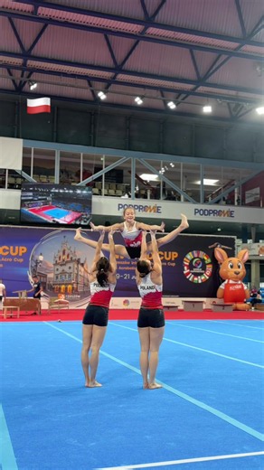 Women’s group from 🇵🇱 #acrobatics #foryoupage #acro #worldcup #dynamic