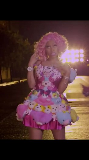 @nickiminaj FIREBALL verse on 'Fireball' with Willow Smith #nickiminaj #barbie #youngmoney #ymcmb #barbz #rap #hiphop #pop #queenofrap #sfg #2011