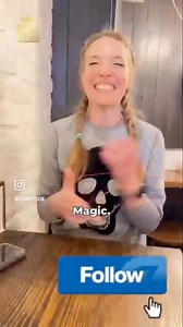 Amazing elastic band magic trick performed by the amazing Kerry Jay! #magictrick #magictricks #magician #magic | Sean Heydon