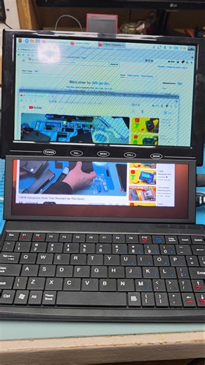Dual Screen Cyberdeck with Raspberry pi 4