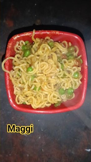 Maggie ke she banay #food meking #cooking channel#maggi recipe #trending #food shorts #cooking