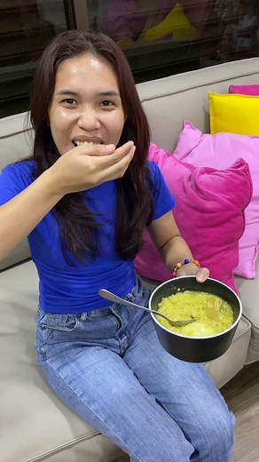 Magluto daw ako ng lugaw bilin ni Reynor habang nasa bakasyon sya bawal daw kasi magutom si Han lalo na nun may bagyo 🤣❤️ #angkolandreynor #hubbybees | Angkol