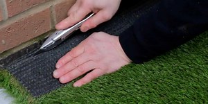 How to cut artificial grass into an edge | ArtificialGrass.com