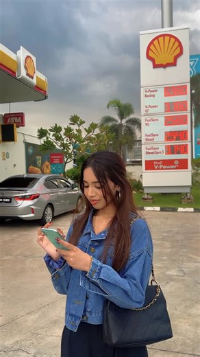 shami🦦 on Instagram: "Activate your BUDI95 on the Shell App today and start enjoying more rewards with every visit! 💛⛽️ It includes these 3 simple steps: 1. Activate and access your BUDI95 by linking your TNG 2. Pay for fuel in the app 3. Enjoy RM2 Million worth of Shell Voucher Rewards #ShellMY #ShellApp #BUDI95 #TNG #Fuel #ShellRewards"