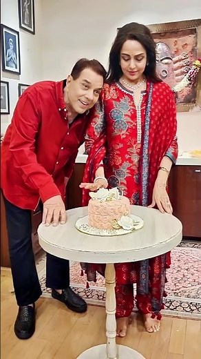 Dharmendra ❤️ Hema Malini: Unseen Romantic Moments!