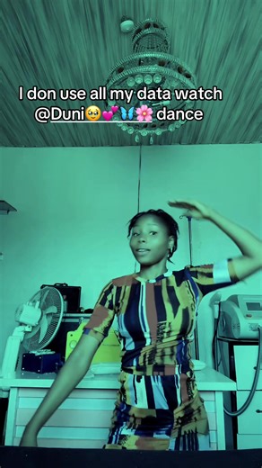 Duni's Captivating Dance Moves