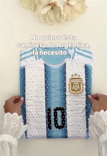 Ésta no es sólo una camiseta Argentina. 🇦🇷 Es LA DIEZ 🤍 Ya disponible en nuestra tienda online🤍⭐️ #Argentina #futbolfemenino #CamisetaArgentina #ModaFemenina #mundial2026