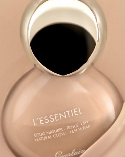 11K views · 1K reactions | Don’t compromise on naturalness or performance, give your skin the essentials to enhance it. Reveal true radiance with L’Essentiel Foundation, now available in two exclusive formulas. New L'Essentiel High Perfection leaves skin flawless and perfectly mattified day-to-night, while L'Essentiel Natural Glow illuminates the complexion from within for a radiant finish over 16 hours. Discover more: https://bit.ly/3rK7ybC | Guerlain | Facebook