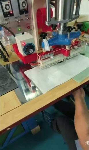 TPU logo trademark high-frequency embossing and cutting machine for small letter making