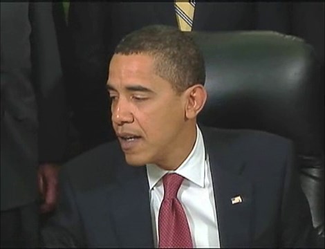 Obama Signs Executive Order on Gitmo