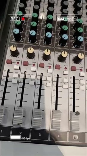 🎛️ Mezcladora Soundcraft: control y calidad profesional 🔊