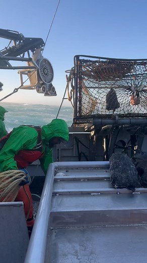No Music just gear . , , , , , , #commercialfishing #fishing #bristolbay #salmon #eatwild #salmonlife #commercialfisherman #nopebblemine #fishinglife #savebristolbay #deadliestcatch #alaska #seafood #knowyourfisherman #sustainablefishing #alaskafishing #wildcaught #fishingvessel #sockeye #sustainableseafood #bristolbaysockeye #gillnetting #wildfishing #kodiakmarine #seamarnaknek #salmonlove #fish #conservation #seamarbellingham #sockeyesalmon. | Luke Clay