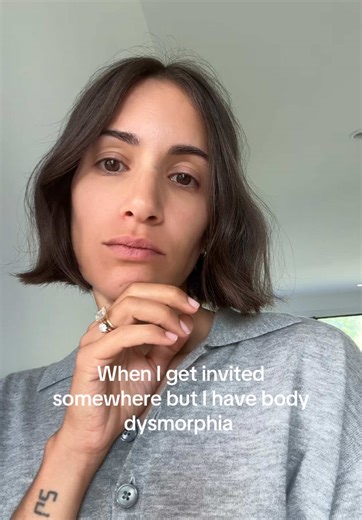 Understanding Body Dysmorphia: Signs and Insights