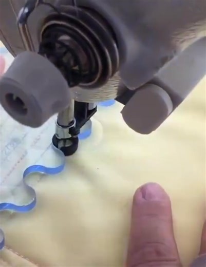 Small Wave Ruler 🔥 Available Here: https://quiltingcrafthub.com/products/6pcs-set-quilting-ruler-free-motion-template #RulerWork #Quilting #LongarmQuilting #MachineQuilting #FreeMotionQuilting #QuiltersofInstagram #QuiltGoals #QuiltLife #FiberArt #DIY | Love USA Quilters