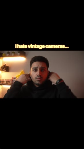 Modern vs vintage 📸 I filmed this first on the Sony a6700 in my studio, then switched over to the Casio Exilim EX-V7 just to see the difference for myself. It’s crazy how two cameras can tell the same moment in such different ways. The a6700 gives me that clean, sharp, modern look. The Casio feels raw, nostalgic, and almost unpredictable in the best way. There’s something about older cameras that just hits differently. I’ve actually been enjoying using the Casio more than I expected, so you’ll 