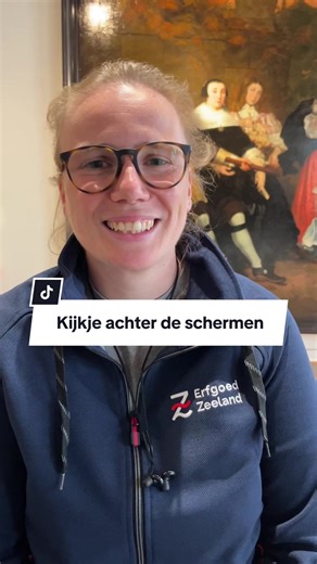 Op de website collectiezeeland.nl vind je collecties van meer dan 20 Zeeuwse erfgoedinstellingen. Op initiatief van Erfgoed Zeeland en de Zeeuwse Bibliotheek is dit omvangrijke project opgezet. Musea kunnen zelf een collectie uploaden en openbaar maken, zodat hun museumstukken altijd voor iedereen toegankelijk zijn. Adviseur cultuurgeschiedenis & erfgoedverhalen Anne vertelt wat haar rol is in dit project! #collectiezeeland #erfgoedzeeland #museum #museumtok #collection