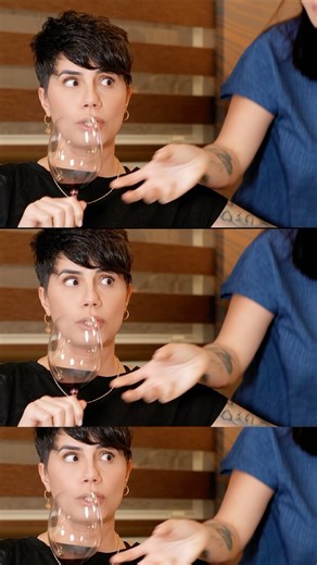 Karen Martello on Instagram: "Un nuevo proyecto en donde tuve que jalar bastante bola😂 Es que mi esposa es una renuente a las cámaras, pero logré convencerla para que contáramos nuestra experiencia criando juntas y sin ánimos de dar consejos a nadie . Nosotras somos dos madres y cada una tiene una visión del mundo, pero lo que me gusta de o relación es la convergencia en muchas cosas 😱 Que les parece la idea? Que día y a qué hora te vendría bien verlo? Lo verías aunque tu familia no sea homopa