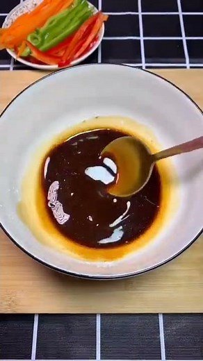 how to cook Fried vegetables with large plate of chicken breast