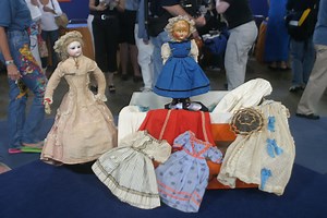 Bru, Sonnenberg Dolls & Clothes, ca. 1865