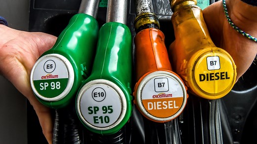 Prix des carburants: Carrefour et Leclerc lancent leurs opérations à prix coûtant "au quotidien"