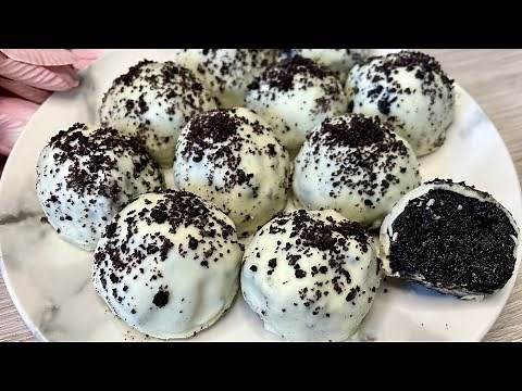 Oreo Truffles recipe. No baking and only three ingredient dessert bites.