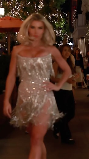 ⠀⠀⠀⠀⠀⠀• Ｈｏｌｌｙ Ｂａｒｋｅｒ • on Instagram: "Scintillait ✨❄️"