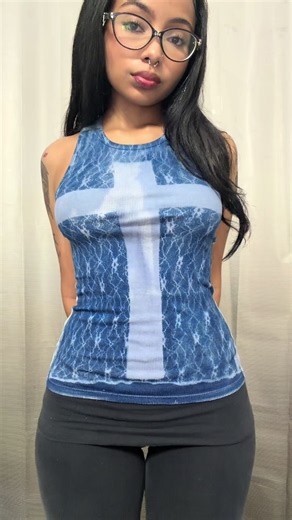 Sun Printing on Thrifted Shirts: Easy DIY Sun-Print Guide