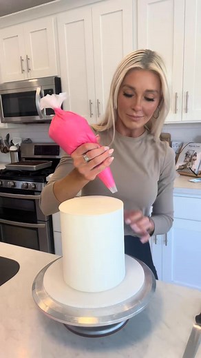 519K views · 3.6K reactions |  All Pink Everything  What color should I do next？？？ Cake details： ... | Theblondewhobakes | Facebook