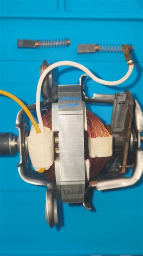 This is how an AC motor (blender) works #viral #acmotor #tesla #energy #viralshort