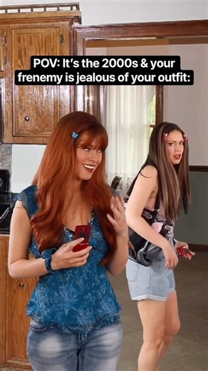 POV: It’s the #2000s & your frenemy is jealous of your outfit. #nostalgia #2000sfashion #millennials