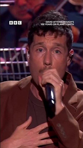 Bastille’s Dan Smith performs Pompeii