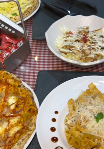#LaMargherita #NeapolitanPizza #HadayekElAhram #WoodFiredPizza #MadeWithEgyptianHands