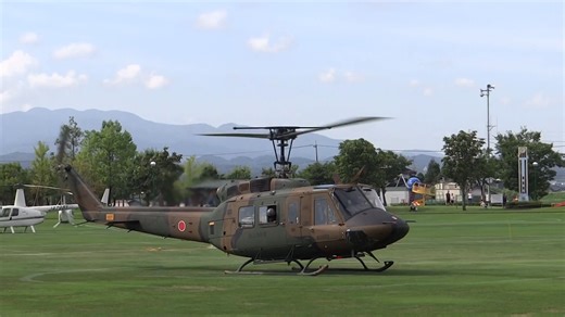 UH-1直升机的常规着陆与动态着陆