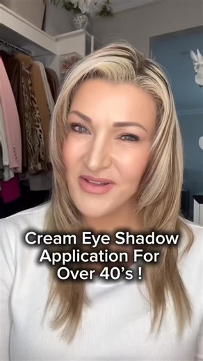 REGINA BARNES on Instagram: "@rageismbeautyau | AD | Cream Eyeshadow Application For Over 40’s | Rageism Beauty is an ethical, award-winning Australian brand, crafted by women who celebrate mature beauty from the inside out 🤩Need the LINKS ? Comment below ⬇️ & I'll get them to you xx ✨ Products Used ✨ 💆 Skincare Kit 💧 Glow Face Oil 🌟 Illuminating Primer 🎨 All Day Foundation (shade 02) 🖌 Correcting Concealer (shade 22) 🌸 Crème Blush (Vintage Hibiscus) 💎 Loose Mineral Powder Foundation (sh