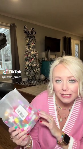 Teachers!!! You need these pens for your classroom! Elementary and middle schoolers will eat these up! Such a cute student incentive, reward, tool for writing center, so many possibilities and the price is great!! #pens #teacher #middleschoolteacher #elementaryteacher #partyfavorsforkids