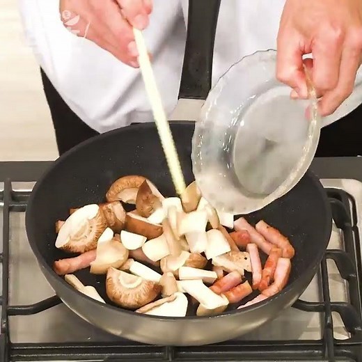 【DAIGOも台所】きのことベーコンの生姜風味｜秋の味わい♪きのこレシピ