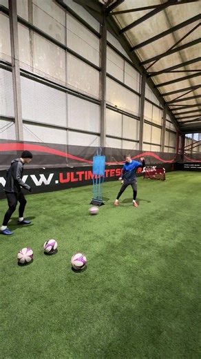 @partickthistleofficial Young Guns: Nick Lockhart X Thomas Horn ⚽️ Short, Sharp extension of the warm-up. ⚡️ #football #coaching #glasgow #121 #pass