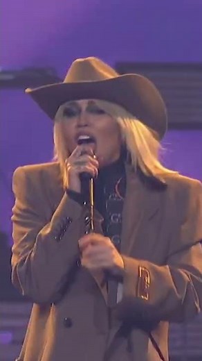 Miley Cyrus | Like a prayer | ATTENTION : Miley LIVE | vertical | Miley Cyrus vertical