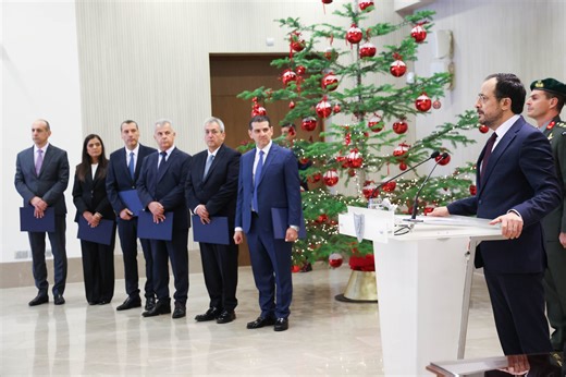 Κυβέρνηση σε εκλογική διάταξη και αλλαγή φρουράς | AlphaNews